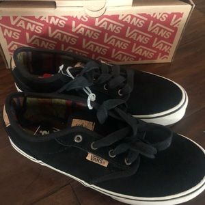 NWT boys Vans Atwood 3.5